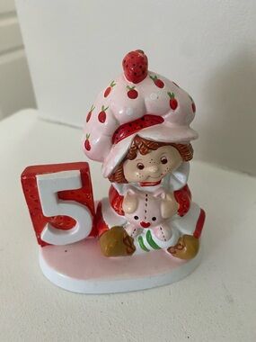 Vintage Strawberry Shortcake Birthday Figurine with number 5